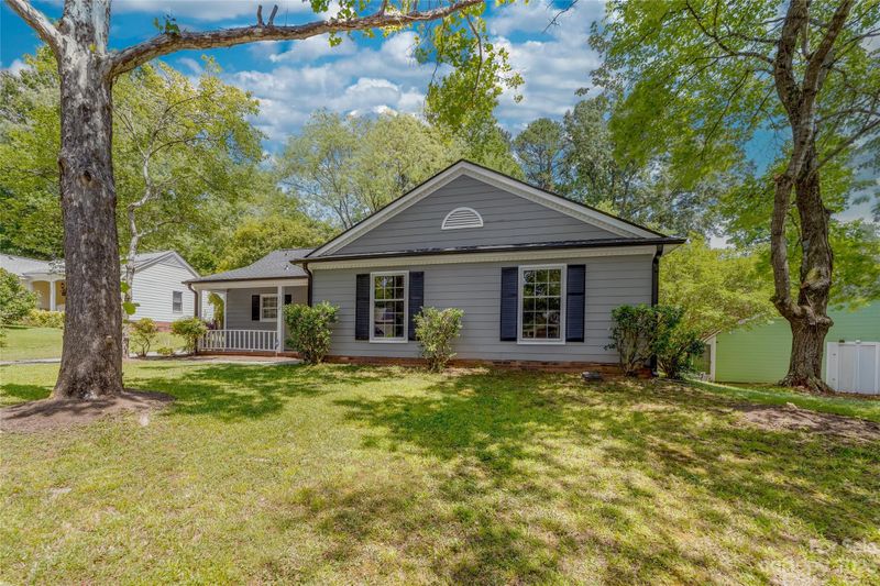 7218 Walnut Wood Dr, Charlotte, NC 28227
