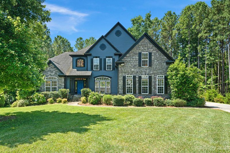 100 Beech Bluff Dr, Mount Holly, NC 28120