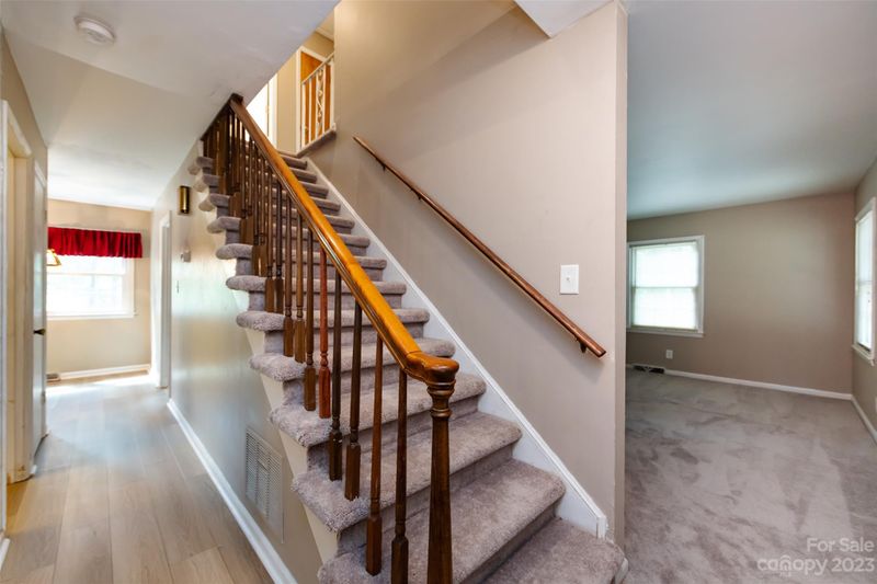 4539 Easthaven Dr, Charlotte, NC 28212