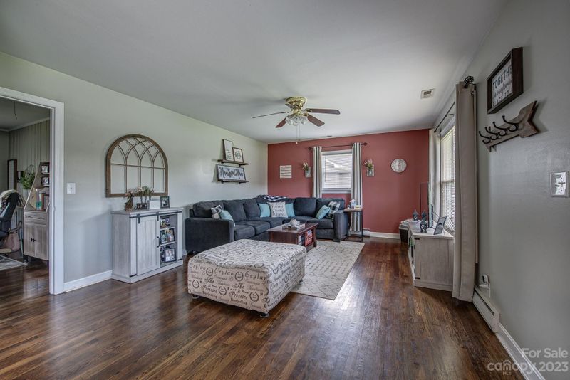 407 S Church St, Lowell, NC 28098