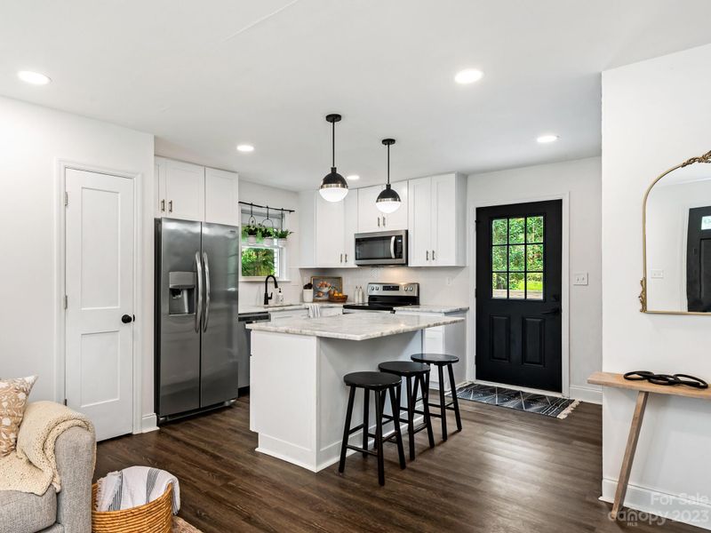 3320 Maywood Dr, Charlotte, NC 28205