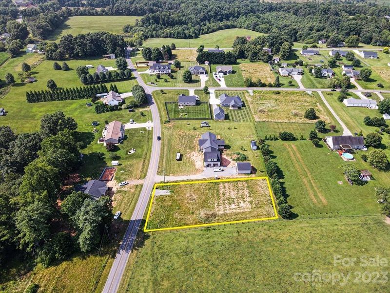 151 Rabbit Hw, Harmony, NC 28634
