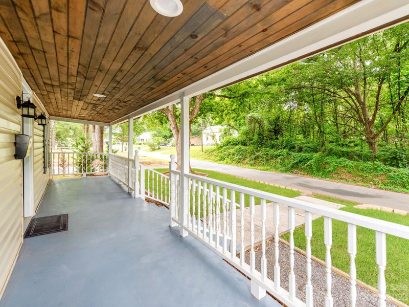 320 E Catawba Ave, Mooresville, NC 28115