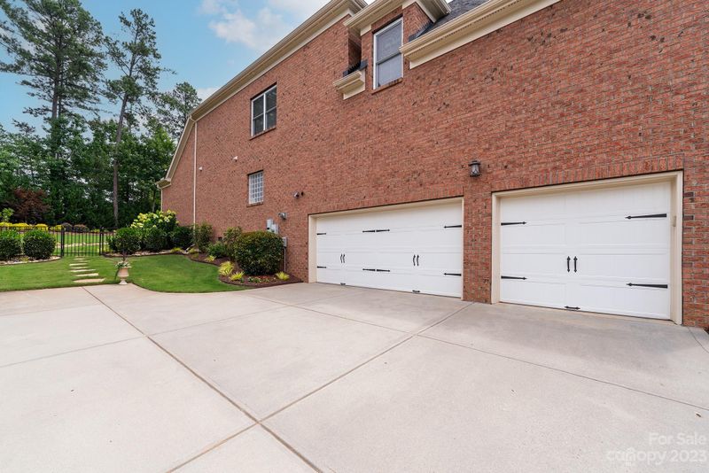 16600 Doves Canyon Ln, Charlotte, NC 28278