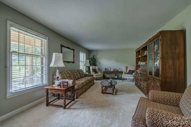 3120 Westerwood Dr, Charlotte, NC 28214
