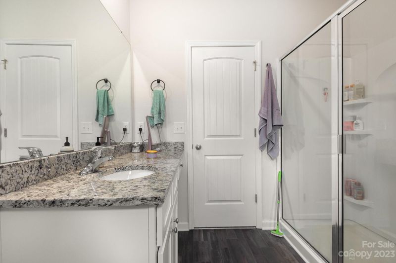 2400 Lanza Dr, Charlotte, NC 28215
