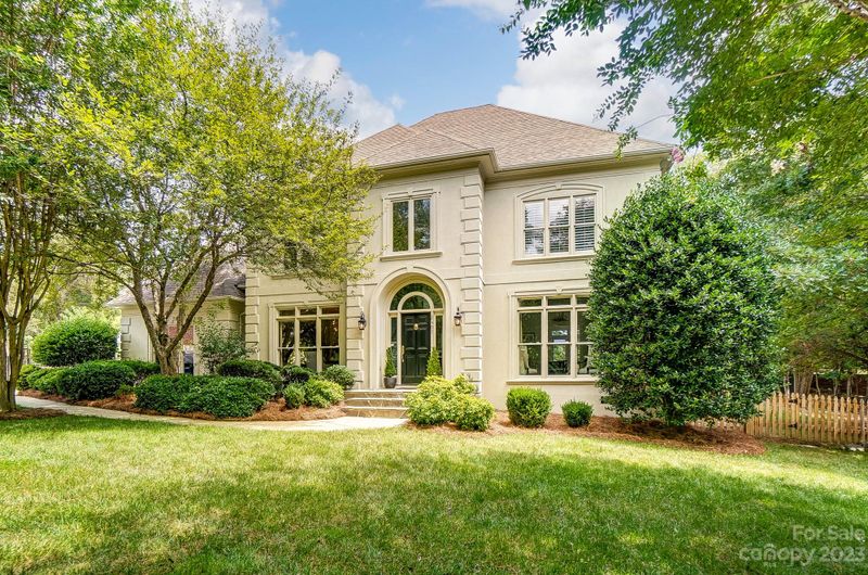 2407 Queensland Dr, Charlotte, NC 28270