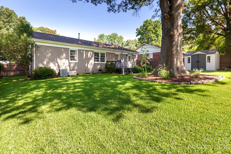 1150 Brighton Pl, Charlotte, NC 28205
