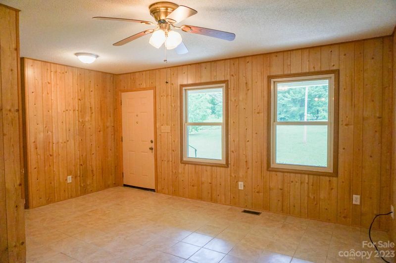 478 15th Ave SE, Hickory, NC 28602