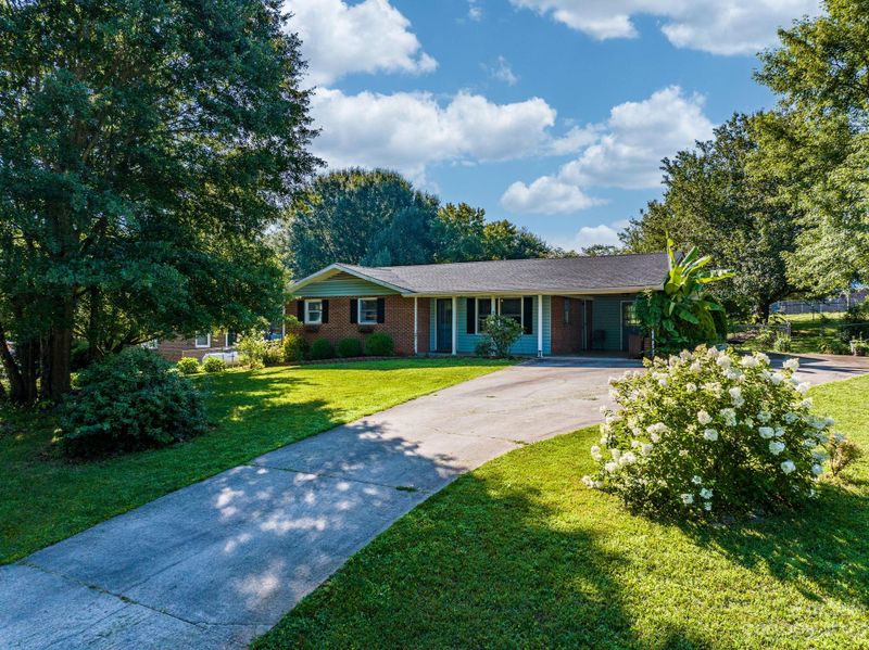 1175 Adams Cir, Conover, NC 28613