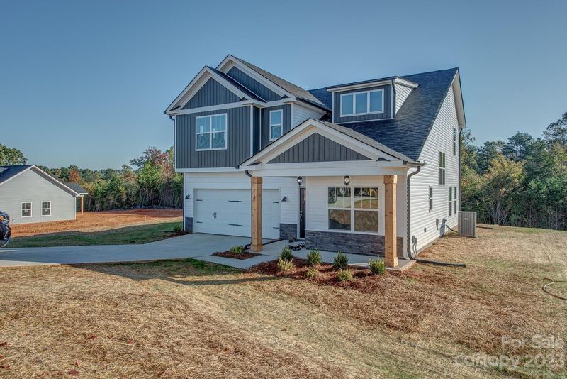 214 Spring Creek Dr, Mount Holly, NC 28120