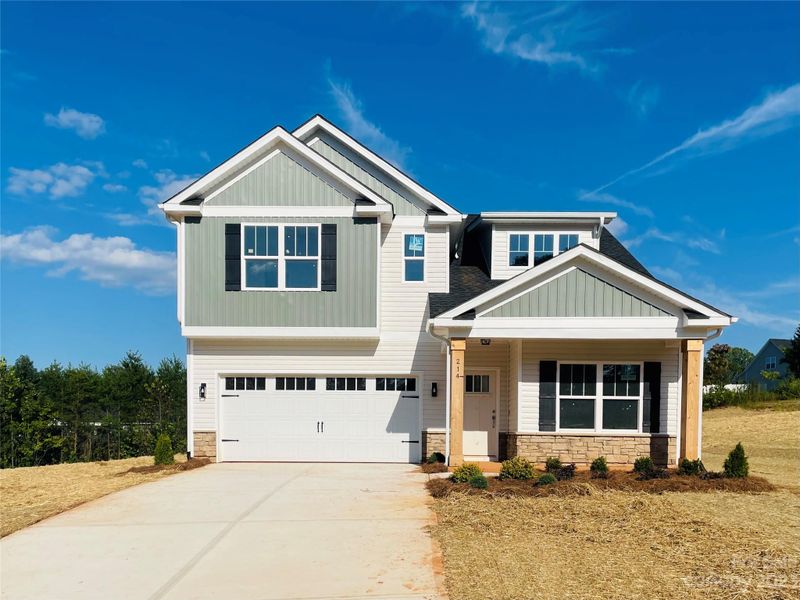 214 Spring Creek Dr, Mount Holly, NC 28120