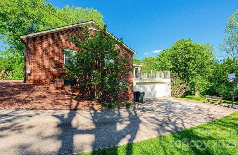 463 23rd Ave NE, Hickory, NC 28601