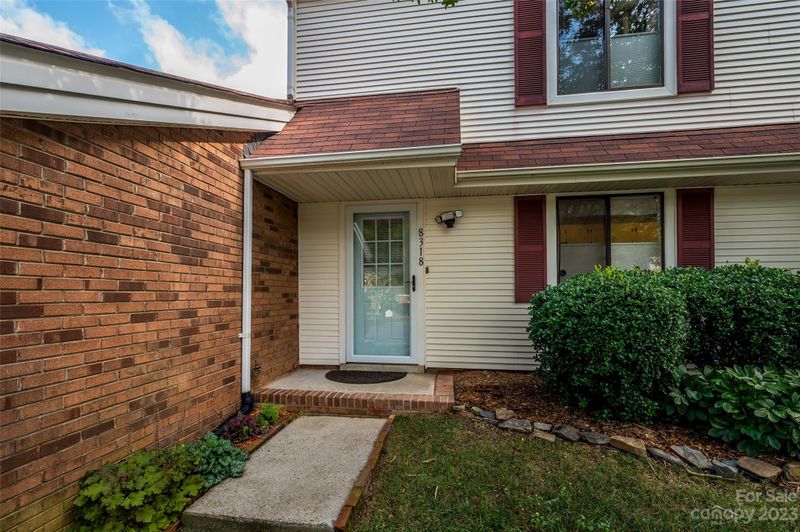 8318 Ramath Dr, Charlotte, NC 28211
