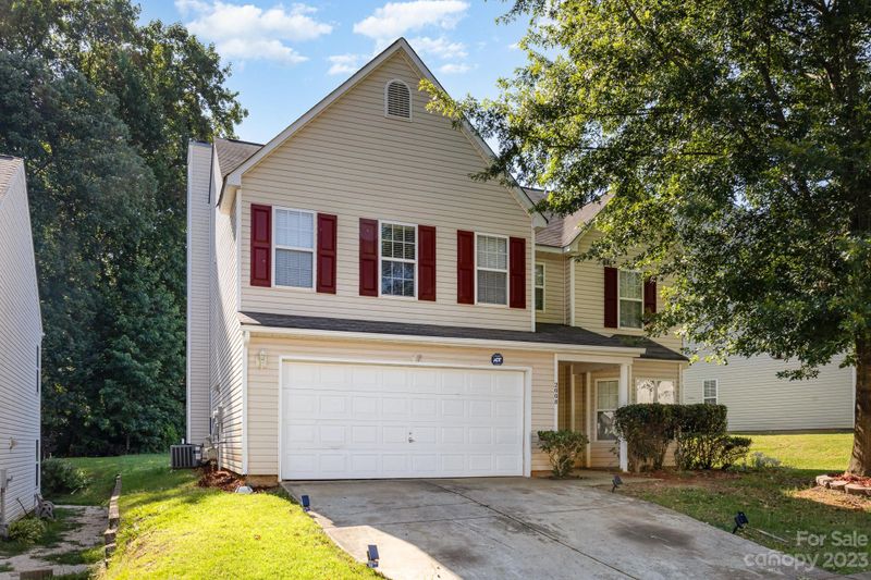 2008 Darbywine Dr, Charlotte, NC 28216
