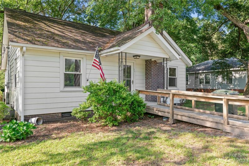 214 Blacksnake Rd, Stanley, NC 28164