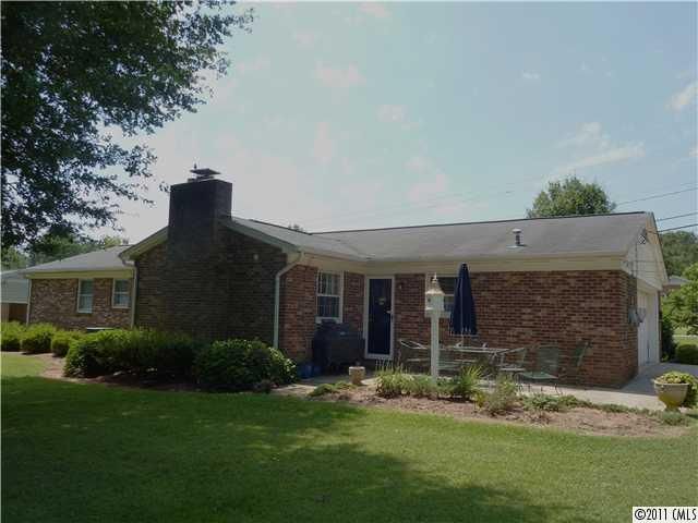 3332 Gardner Park Dr, Gastonia, NC 28054