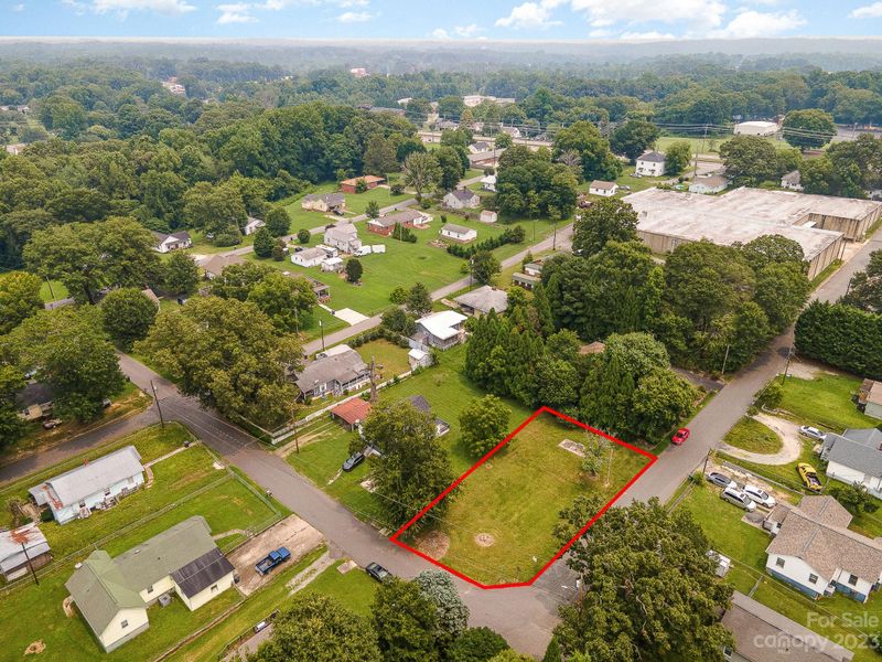 600 2nd St, Stanley, NC 28164