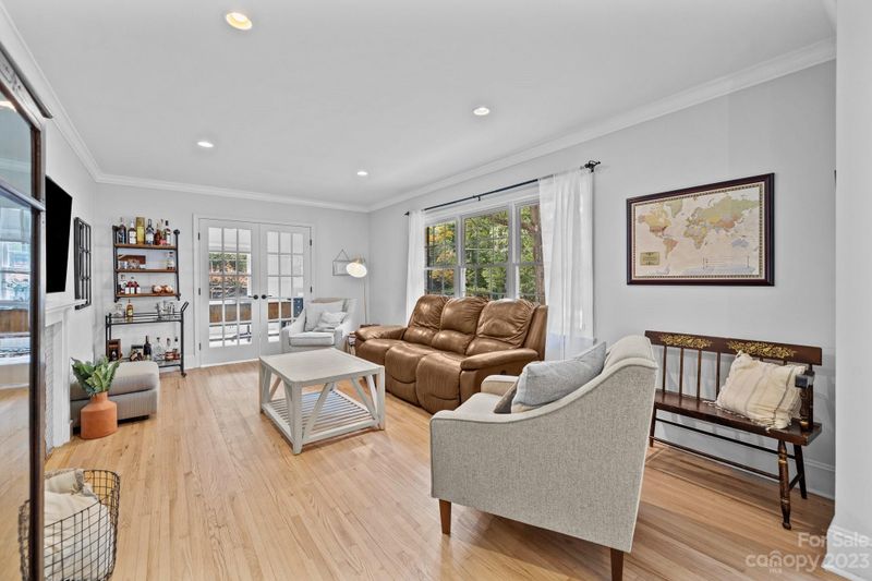 341 Bubbling Well Rd, Matthews, NC 28105