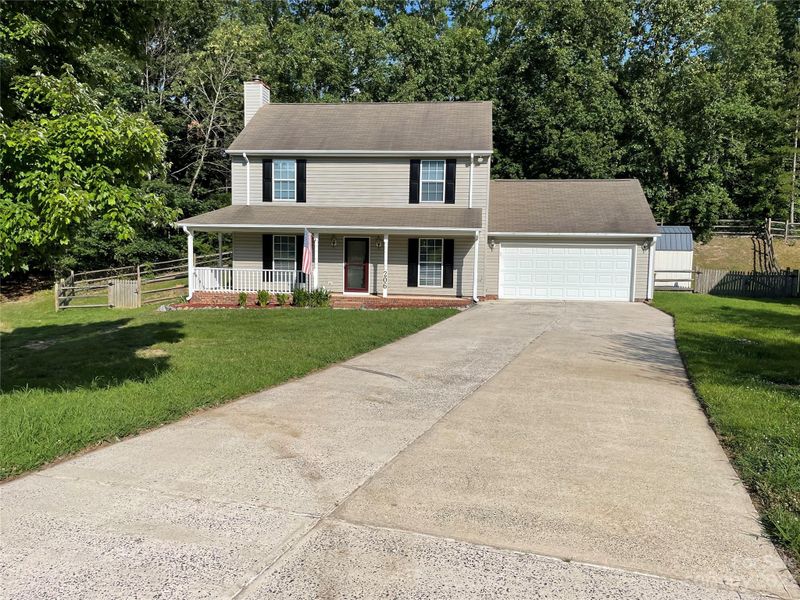 206 Forest Pond Rd, Kannapolis, NC 28083