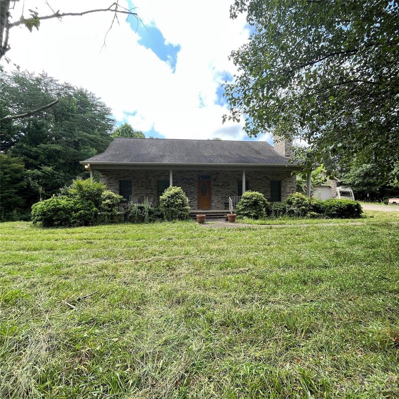 7411 George Hildebran Rd, Hickory, NC 28602