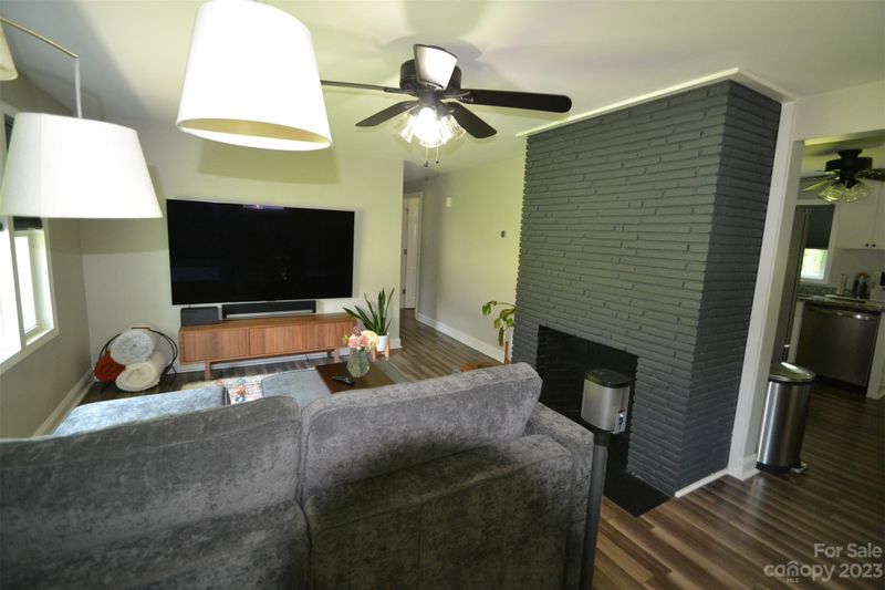1778 E Nc 10 Hwy Hw, Newton, NC 28658