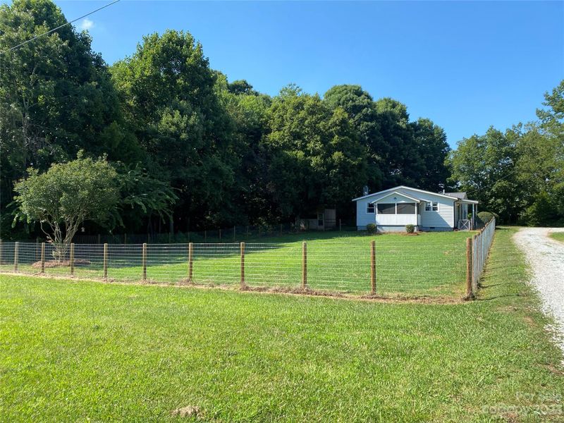 761 Memorial Hw, Harmony, NC 28634
