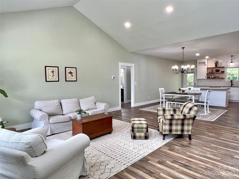 111 Arrowood Ln, Harmony, NC 28634