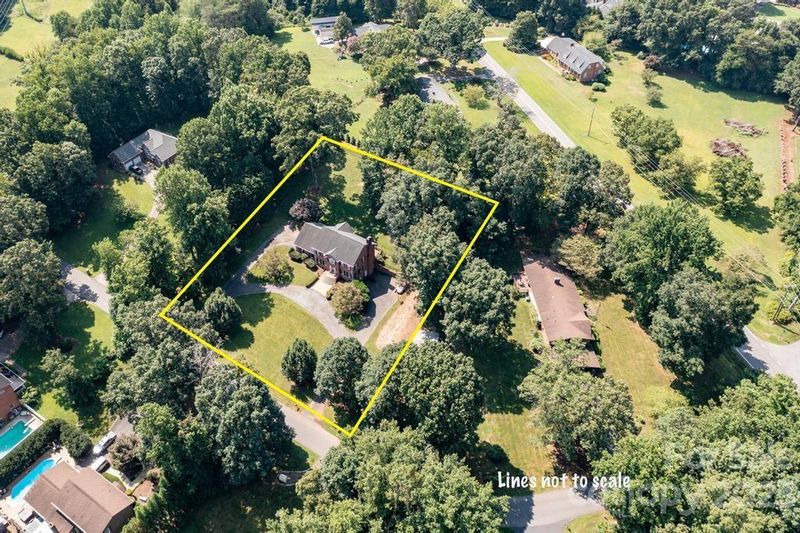 3101 Ninth Tee Dr, Newton, NC 28658