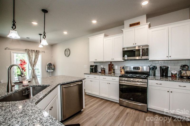 131 Rooster Tail Ln, Troutman, NC 28166