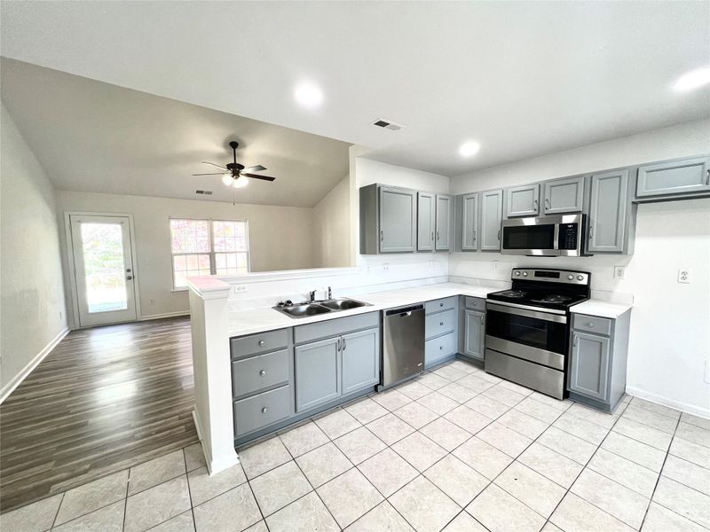1623 Flagler Ln, Charlotte, NC 28216
