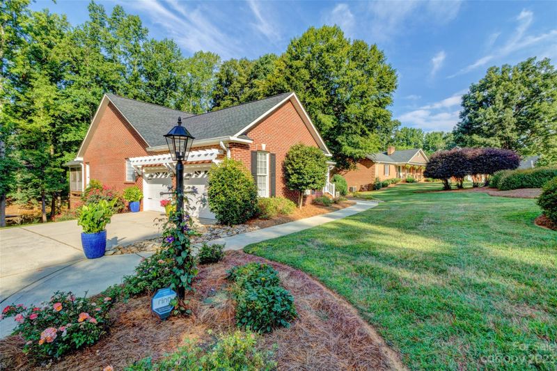 2101 Fairways Dr, Cherryville, NC 28021