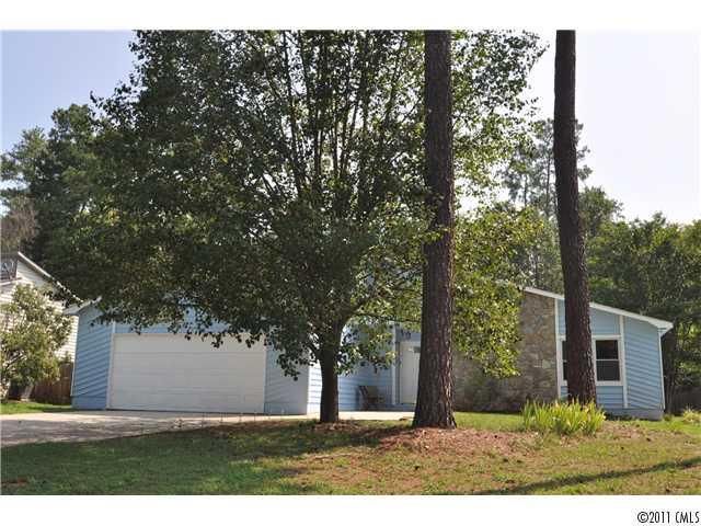 10914 Fox Mill Ln, Charlotte, NC 28277