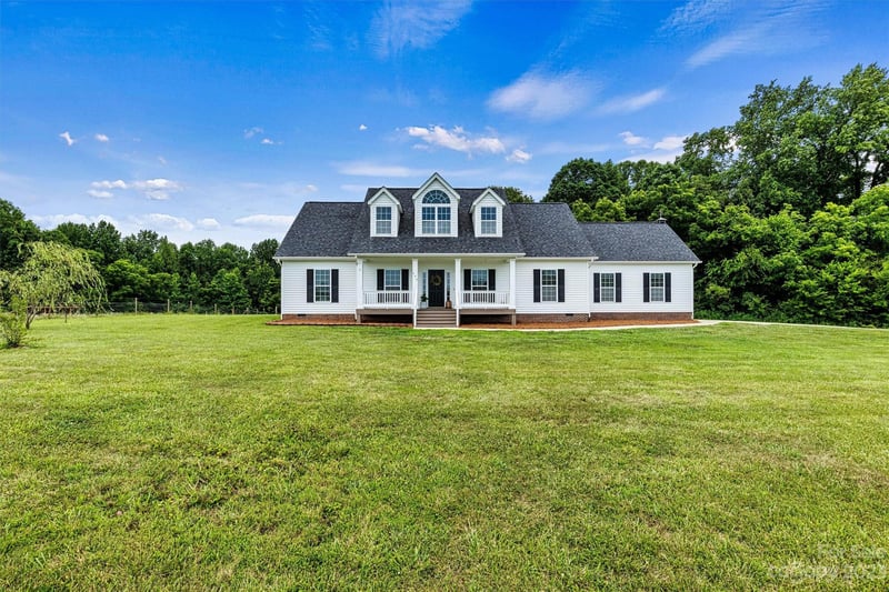 690 Williamsburg Rd, Olin, NC 28660