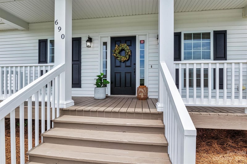 690 Williamsburg Rd, Olin, NC 28660