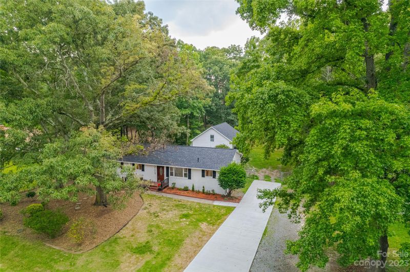 209 White Oak Ln, Matthews, NC 28104