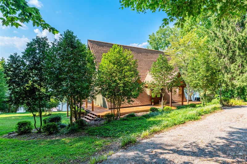 240 Winding Shore Rd, Troutman, NC 28166
