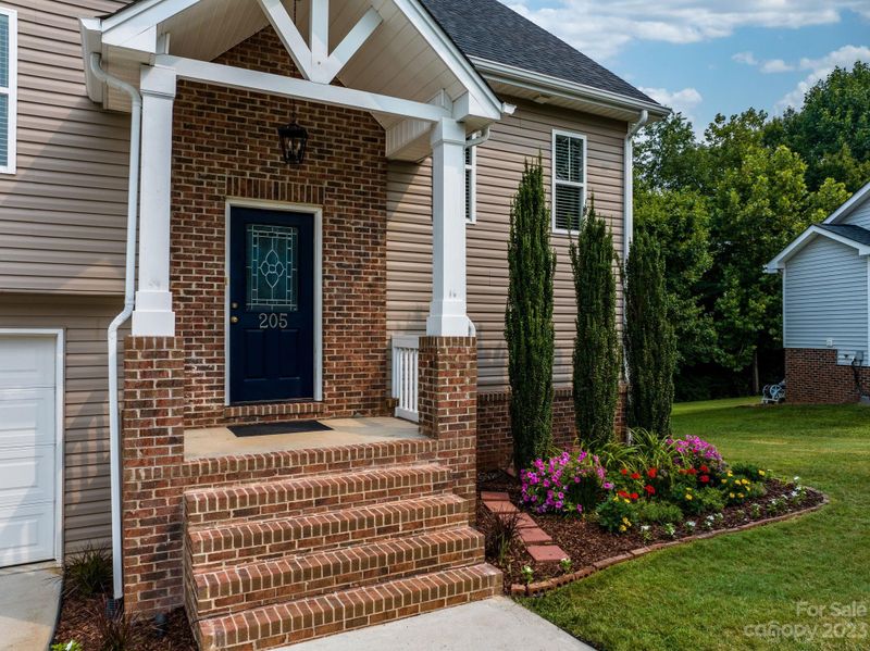 205 17th Ave SE, Hickory, NC 28602