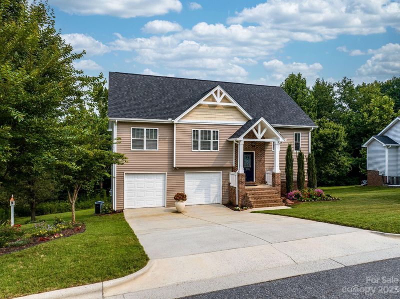 205 17th Ave SE, Hickory, NC 28602