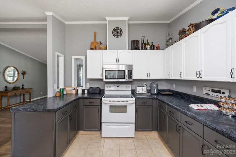 181 Hickory Creek Dr, Gastonia, NC 28052