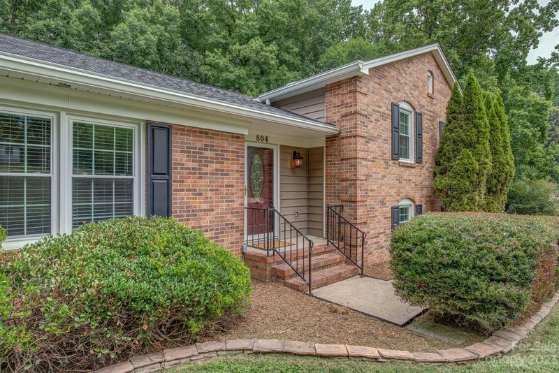 804 Brookside Dr, Gastonia, NC 28056