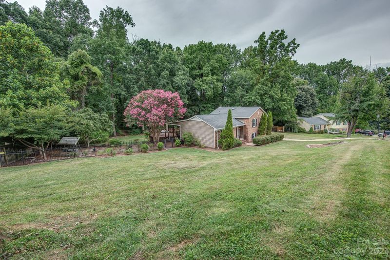 804 Brookside Dr, Gastonia, NC 28056