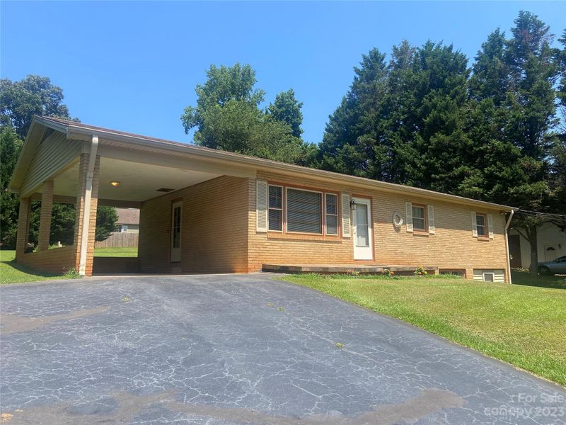 1862 Herbie Cir, Newton, NC 28658