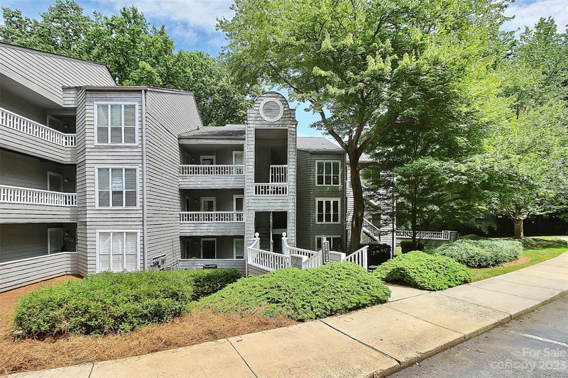 205 Northwest Dr #38, Davidson, NC 28036
