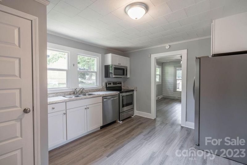 1201 E 11th St, Kannapolis, NC 28083