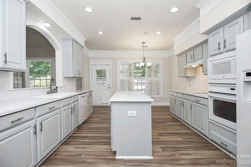 218 Robinlynn Rd, Matthews, NC 28105