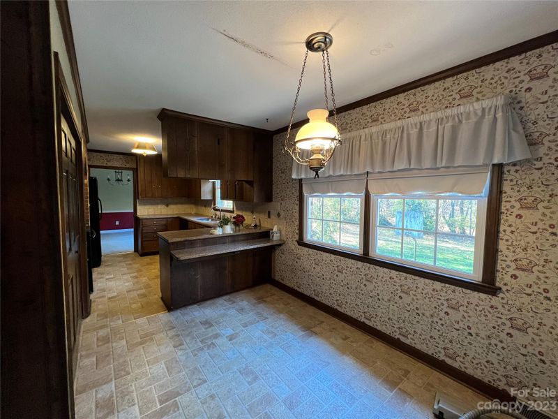 706 W School St, Maiden, NC 28650