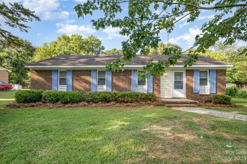 617 Sandyway Ln, Charlotte, NC 28273