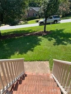 4202 Arrowhead Dr, Hickory, NC 28601