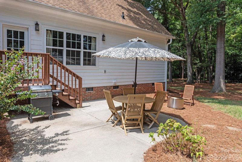10534 Parlor Rd, Charlotte, NC 28277